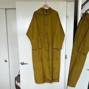 Babette Raincoat (foldable pouch)